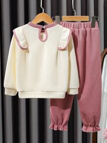 SHEIN Genkimix Kids 2 件年轻女孩和年轻女孩休闲蝴蝶结荷叶边短袖运动衫和蝴蝶结荷叶边下摆运动裤套装，百搭舒适，适合搭配夹克、外套等秋冬季穿着。 - 粉色 - 查看 2