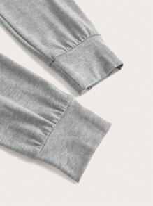 Slaydiva 2 piezas Conjunto informal de mujer con sudadera con capucha de patrón en cruz y shorts ajustados - Gris - Ver 7