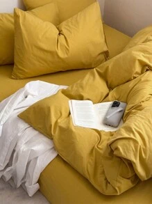 3 件套黄色宿舍卧室床套装包括 1 个柔软羽绒被套和 2 个枕套，可洗