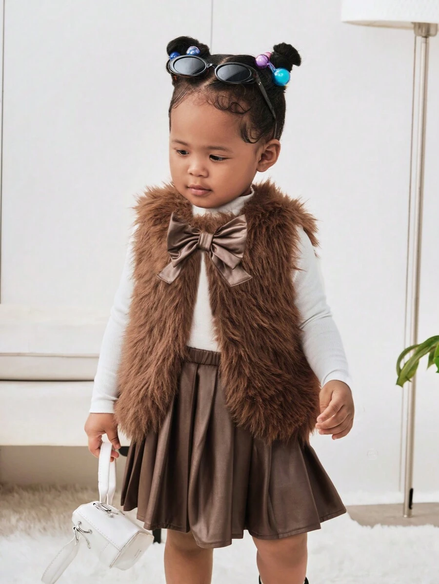 SHEIN 女宝宝秋冬可爱毛茸茸背心开衫针织上衣和松紧腰 PU 褶皱裙子 2 件套 - 棕色 - 查看 1