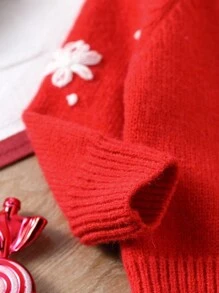 Suéter de niña bebé decorado con copos de nieve 3D para otoño/invierno, artículo de moda navideña nuevo. Color rojo lleno de ambiente festivo, cómodo y relajante. Diseño sencillo y generoso, fácil de poner y quitar, adecuado para el uso diario del bebé, ya sea para reuniones familiares o juego al aire libre, este suéter será el artículo destacado en el armario del bebé.
