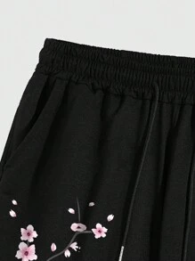 ROMWE MEN Anime Men Summer Sakura Print Shorts, School - Black - View 4