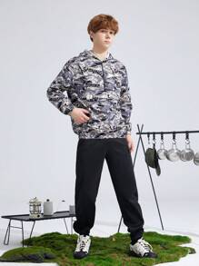 SHEIN 2 件青少年男孩户外休闲百搭舒适迷彩印花缝线半拉链夹克上衣和工装裤套装，秋冬 - 彩色 - 查看 3