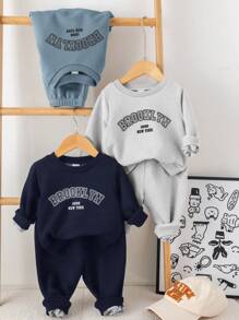 SHEIN 6 Stücke/Set Baby Jungen/Mädchen Lässig set aus Langarm Sweatshirt mit Schriftdruck und Hose mit elastischem Bund, geeignet für Zuhause und Outdoor Tragen im Herbst und Winter