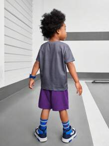 SHEIN 2 件装年轻男童休闲卡通汽车和字母印花短袖 T 恤和短裤夏季套装 - 彩色 - 查看 2