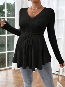 SHEIN T-shirt décontracté à manches longues avec encolure en V et cordon de serrage à la taille pour femmes enceintes, adapté pour le printemps et l'automne.