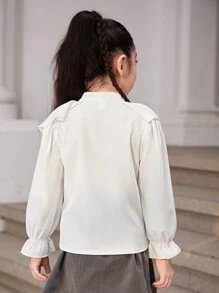 SHEIN Blusa blanca de niña con cuello con volantes, el detalle con volantes en la parte delantera agrega una sensación de capas y dulce al diseño general, puños ligeramente recogidos con mangas abombadas que muestran un estilo retro-chic único, adecuado para usar por sí solo o en capas, apropiado para exteriores, fiestas y eventos en otoño/invierno - Blanco - Ver 2