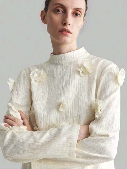 Ontre 白色 3D 花卉高领长袖优雅连衣裙