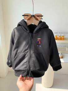 This Thick Bear Print Jacket For Baby Boys Is Specially Designed For Cold Seasons, Using High-Quality Insulation Material And Adorable Bear Patterns To Keep Babies Warm And Cute In Chilly Weather. This Jacket Not Only Has Excellent Thermal Performance But Also Combines Fashion And Practicality.