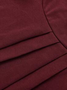 SHEIN MOD 勃艮第色褶皱弧形下摆蝴蝶结露肩女式上衣 约会、派对 - 酒紅色 - 查看 4