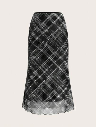 SHEIN EZwear 大码女式撞色镶边黑色格子 A 字裙，休闲与度假