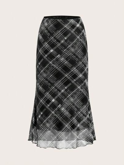 SHEIN EZwear Plus Size Women Contrast Color Trim Black Plaid A-Line Skirt, Casual & Holiday