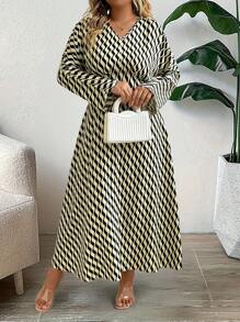 Celure Đầm dài thường ngày in họa tiết cổ chữ V tay dài cỡ lớn - Nhiều màu - Xem 3