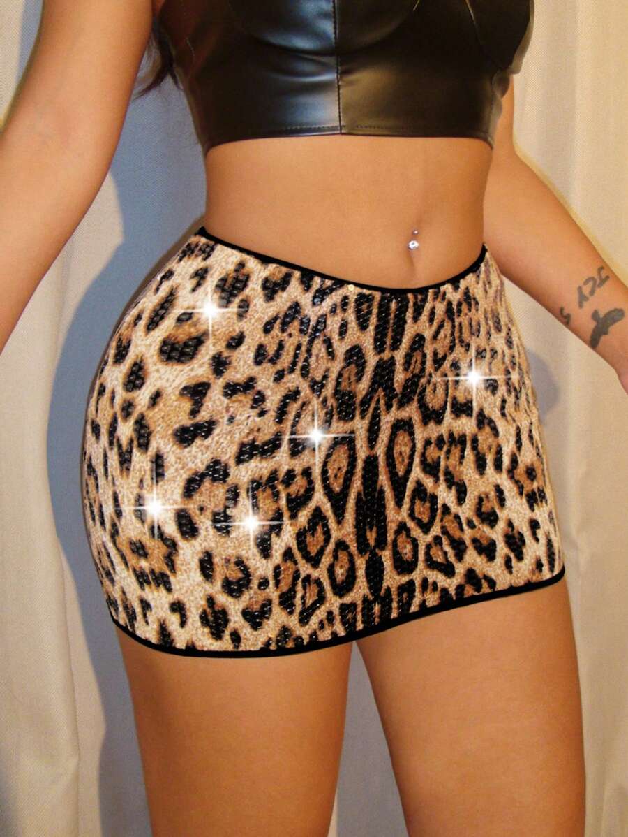 Zolique 豹纹亮片拼接性感低腰短裙，适合节日派对服装 - 棕色 - 查看 1