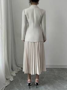 Elenzga Bộ vest thanh lịch gồm áo khoác dài tay cài nút phía trước màu trơn và chân váy mini xếp ly cho nữ - Màu be - Xem 2