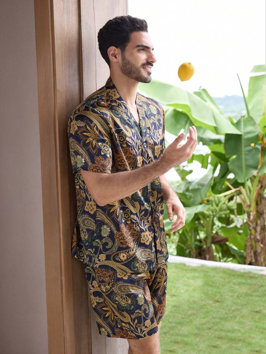 Bộ đồ ngủ gồm 2 chiếc áo thun tay ngắn in họa tiết toàn thân và quần short dành cho nam - Nhiều màu - Xem 1