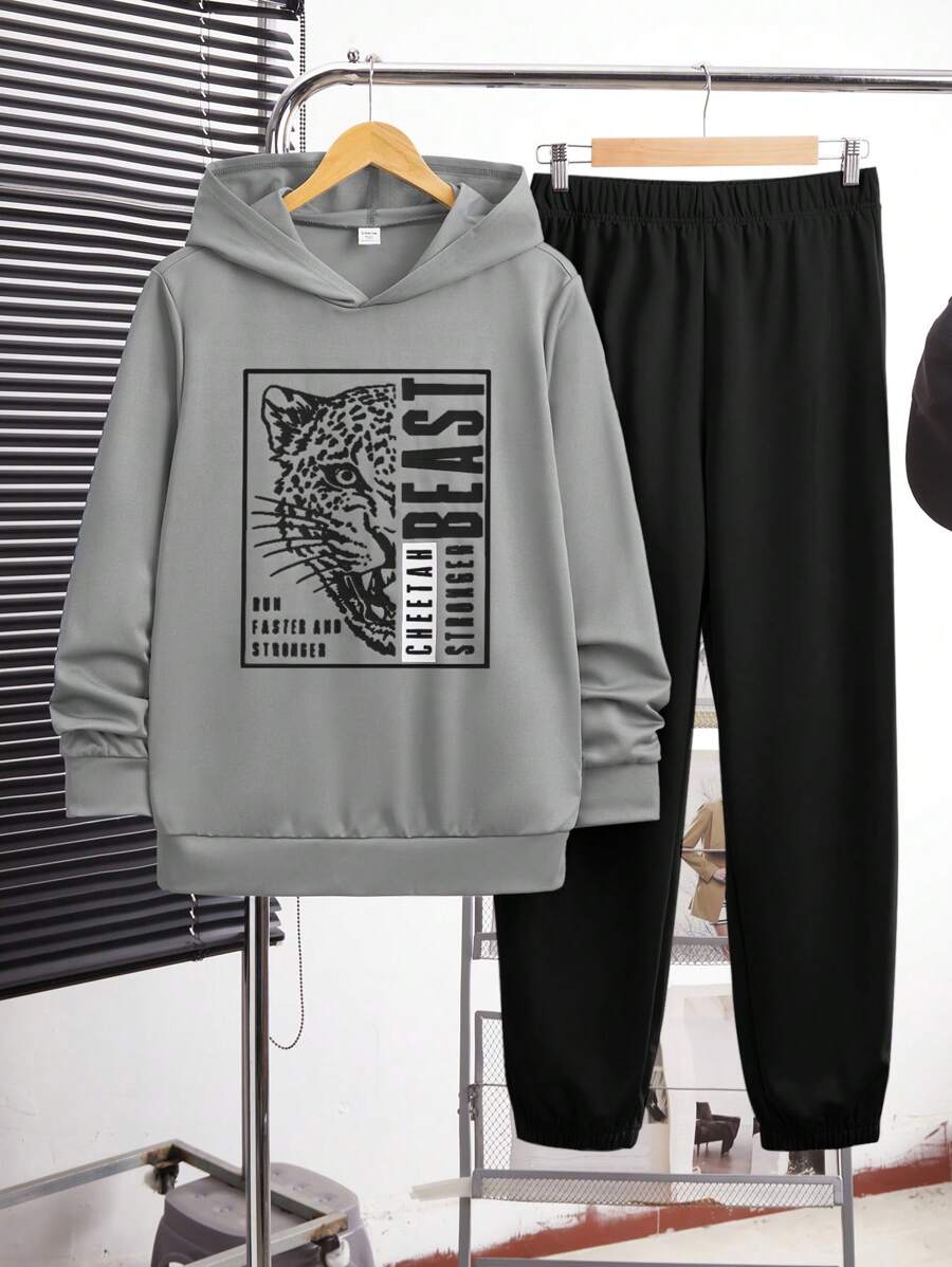 SHEIN 2 件套青少年男童休闲动物和英文图案印花连帽运动衫和抽绳运动裤套装,适合秋季、冬季、学校、家居、运动、简约和百搭日常穿着 - 灰色 - 查看 1