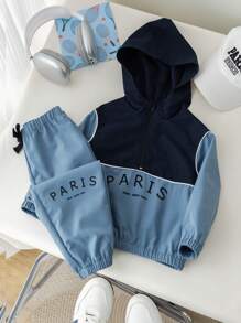 SHEIN 2 件青少年男童休闲深蓝色和浅蓝色拼色连帽衫运动衫和松紧袖口裤子套装，适合秋季、冬季、保暖、学校、休闲、日常、运动、生日派对、郊游、百搭和简约设计 - 藍色 - 查看 1