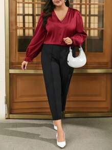 SHEIN Frenchy Blusa de satén de manga acampanada y botones por delante. Camisa de manga larga lisa para el Día de San Patricio