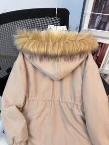 Abrigo medio holgado y cómodo de color beige para niña preadolescente, con capucha forrada y peludo cuello con bolsillos, abrigado para otoño e invierno