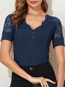 女士夏季修身深V領蕾絲拼接短袖T恤，純色，優雅