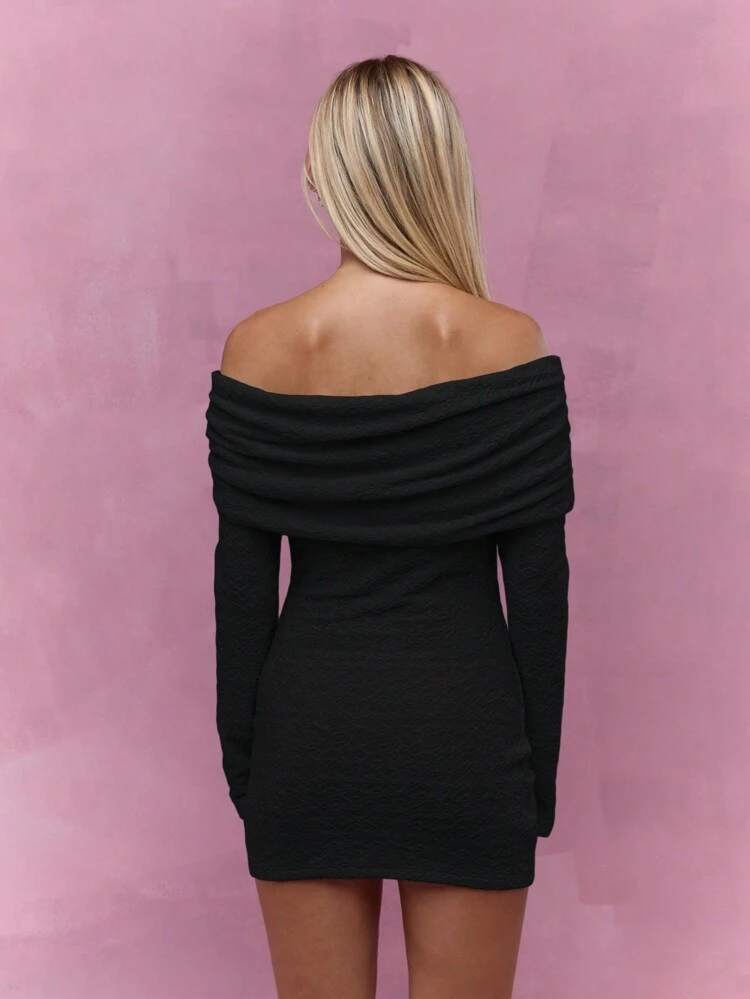MISSGUIDED Robe moulante mini avec épaules dénudées, manches longues et plissées, texture