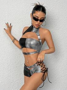 SHEIN ICON 2 chiếc áo crop top hở lưng màu tối theo phong cách Gothic và quần short mini trang trí dây đeo chéo cạp siêu thấp - Bạc - Xem 5