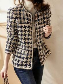 秋冬新品上市。黑白千鸟格小香氛外套。粗花呢编织圆领短款上衣。法式复古风，修身显瘦，通勤约会皆宜。适合各种场合，耐高温，时尚休闲的女装。 - 彩色 - 查看 5