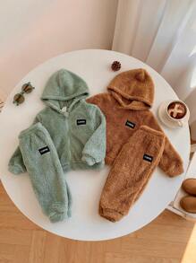 SHEIN Leap Crew 4 sztuki/zestaw Ciepły ubiór dla chłopca i dziewczynki - bluza z kapturem z napisem Fuzzy Letter, jednokolorowa kurtka z kapturem, spodnie z elastyczną talią na jesień i zimę - Wielokolorowe - Zobacz 1