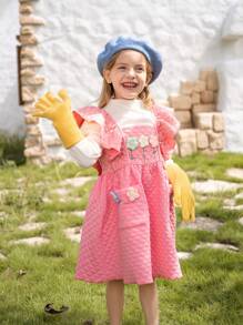 SHEIN 2 piezas/set Niñas pequeñas Traje de festival de invierno con top de cuello alto blanco acanalado con mangas con volantes y falda deslizante con decoración de flores bordadas rosas