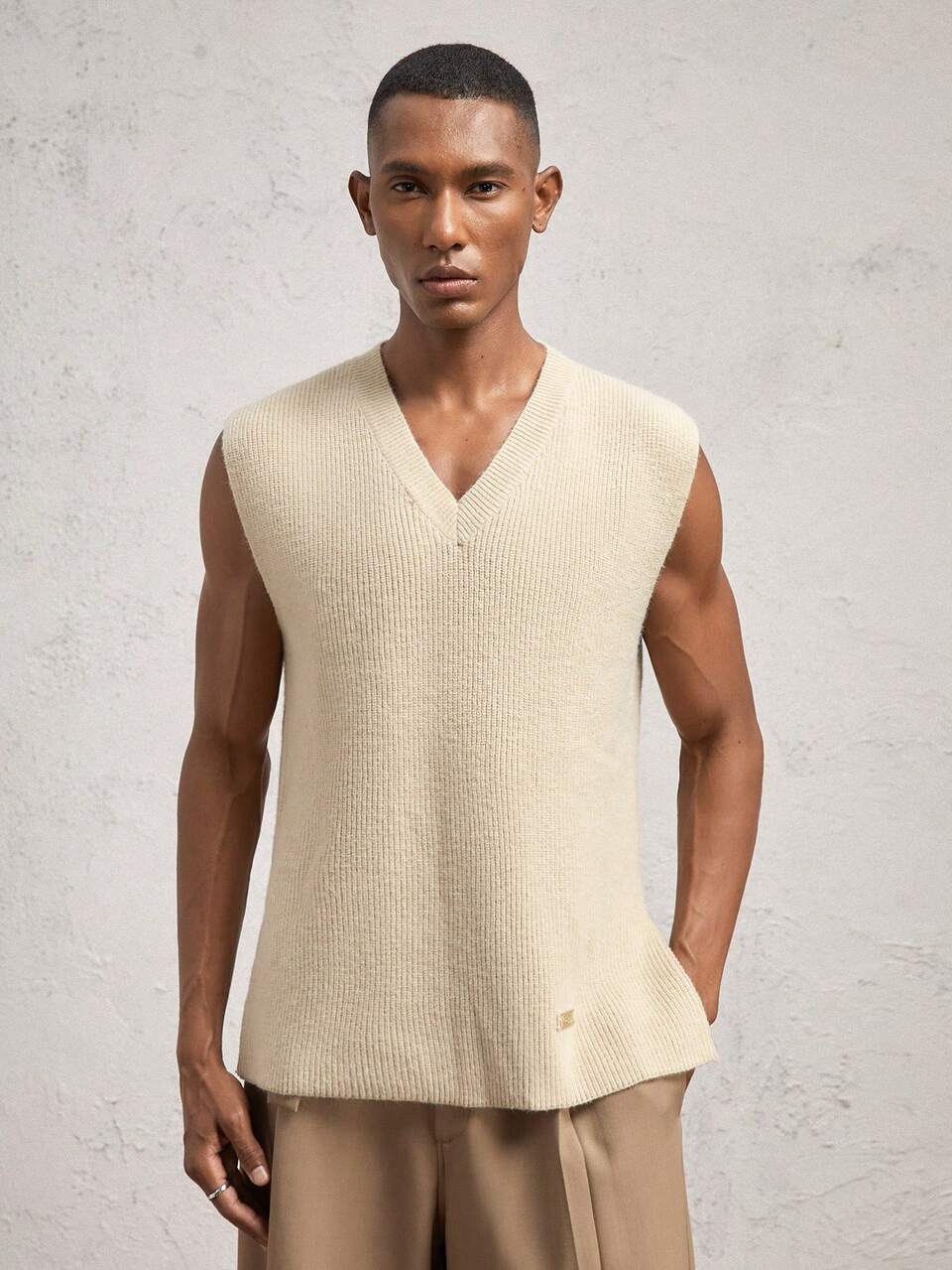 Men's Fitted V-Neck Sleeveless Knit Vest, For Fall Winter