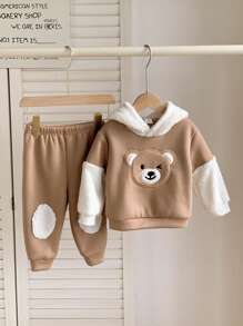SHEIN 2 件装男婴可爱熊图案拼接蓬松连帽衫和松紧腰裤套装适合秋冬季休闲服装 - 彩色 - 查看 4