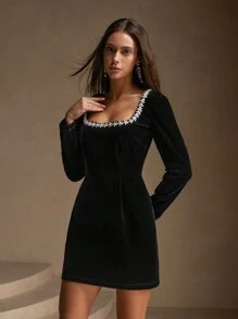 Anewsta 女士优雅水钻装饰天鹅绒长袖A字迷你连衣裙，保暖适合节日派对穿着 - 黑色 - 查看 3