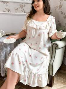 Plus Size Tulip Ditsy Floral Ruffled Square Neck Nightgown