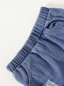 男婴黑色刺绣 Polo 衫和配套牛仔裤套装。这款时尚服装采用优质面料和工艺制成，是您宝宝衣柜的完美选择，适合日常活动、户外游戏、特殊场合和拍照。这款经典 Polo 衫和牛仔裤套装将让您的宝宝在每个珍贵时刻保持温暖、时尚和可爱。 - 彩色 - 查看 7