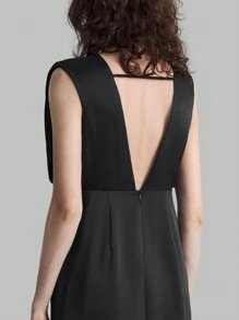 Ontre Black Wide Strap Pleated V-Neck Fitted And Elegant Evening Party Dress