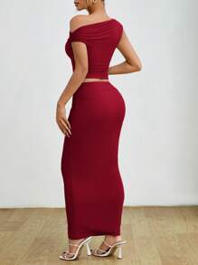 SHEIN PETITE 2 piezas Conjunto de blusa y falda con cuello asimétrico y plisados para mujer