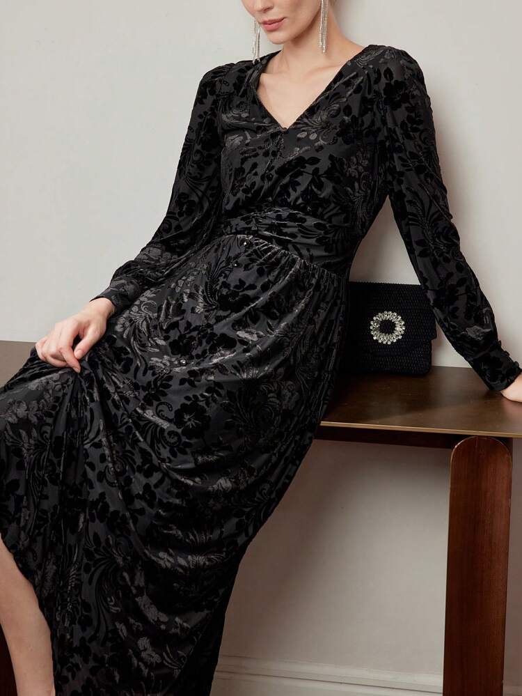 ALLOVER FLORAL PRINT V-NECK SHIRRED WAIST DRESS