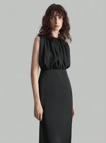 Ontre Black Wide Strap Pleated V-Neck Fitted And Elegant Evening Party Dress