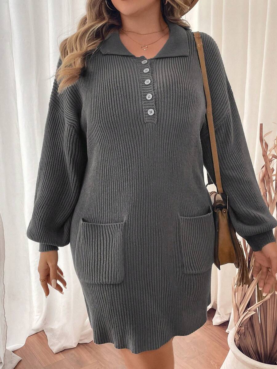 SHEIN Clasi Sukienka swetrowa o luźnym kroju i swobodnym kroju w dużym rozmiarze, z prostym profilem, kieszenią z przodu i kołnierzykiem z klapami dla swobodnego i stylowego wyglądu.Imprezy, festiwale muzyczne, odzież domowa, wydarzenia z okazji powrotu do szkoły, prezenty i zakupy.Strój kobiecy w stylu zachodnim, swetry jesienne, eleganckie sukienki, sukienka dzianinowa, sukienki jesienne, ubrania zimowe - Szary - Zobacz 1