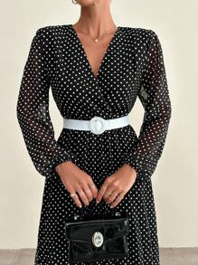 EURMUSE Váy midi xếp ly chi tiết chấm bi cotton, tay áo dài, thắt lưng tương phản - màu đen - Xem 5