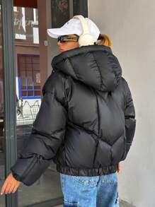 EURMUSE 女士时尚连帽独特设计绗缝拉链细节羽绒大衣，冬季服装