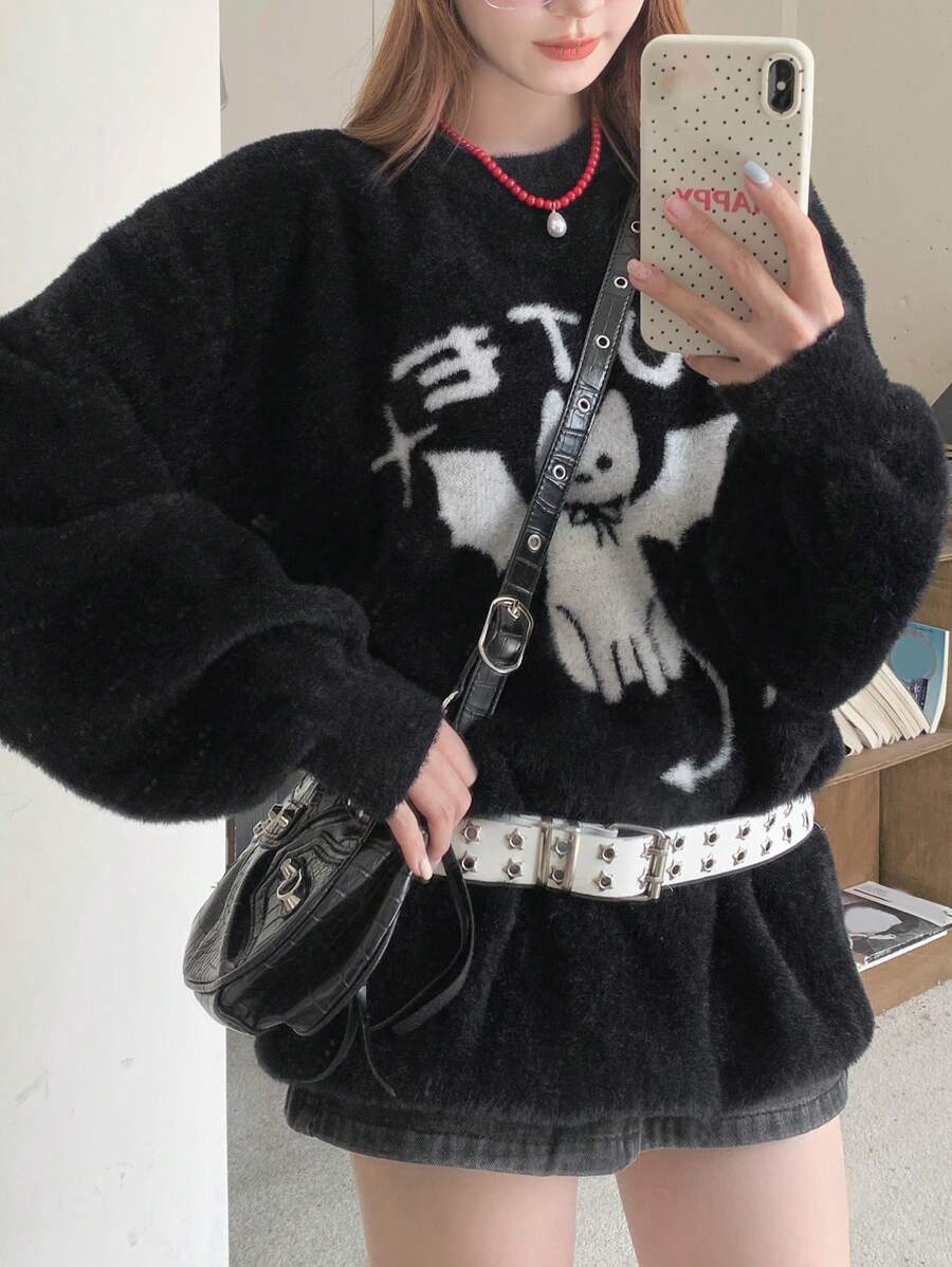 FRIFUL Áo len nữ tay dài cổ tròn dáng rộng họa tiết chữ hoạt hình, mùa thu đông - màu đen - Xem 1