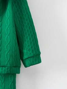 SHEIN 2 piezas Sudadera con capucha de felpa texturizada gris para niña pequeña con parche, cárdigan con cierre de cremallera y pelo marrón y pantalón deportivo casual de cintura ajustable gris, otoño invierno