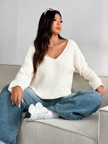 Flirla 大码纯色简约 V 领短款上衣，适合冬季