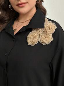 SHEIN Privé 大码女式杏色3D花卉装饰法式黑色衬衫，秋冬新品 - 黑色 - 查看 4
