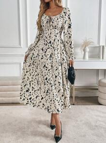 Chiquease 荷叶边袖口腰部收紧优雅花卉印花长袖连衣裙