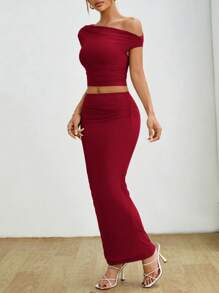 SHEIN PETITE 2 piezas Conjunto de blusa y falda con cuello asimétrico y plisados para mujer