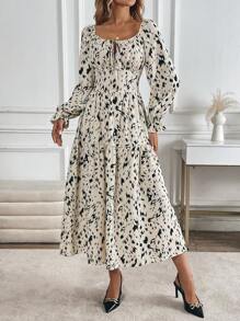 Chiquease 荷叶边袖口腰部收紧优雅花卉印花长袖连衣裙