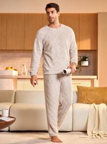 Manfinity Underwear&Sleepwear Basics 2pcs Men Solid Color Crew Neck Long Sleeve Fleece Pajama Set, Fall Winter Clothes